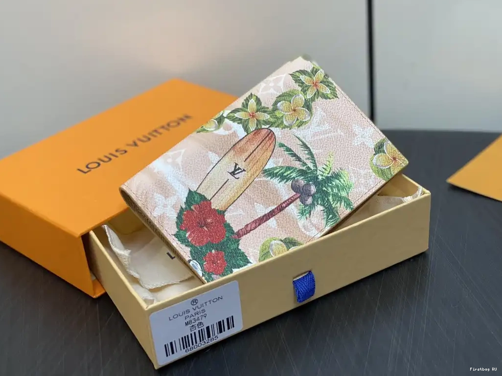Vuitton PASSPORT Louis COVER-10*14*2.5CM 0626